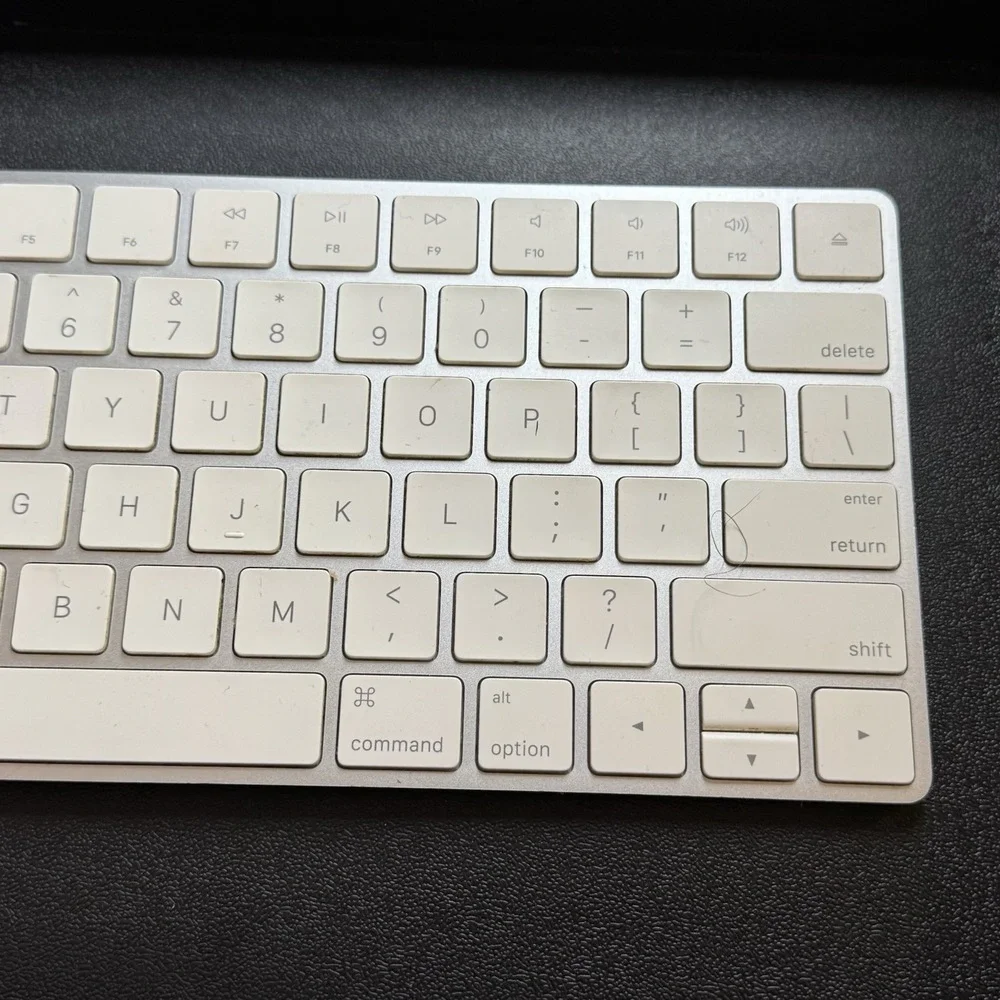 Apple Magic Keyboard Bluetooth A1644‎ Wireless Keyboard tested & Working- Silver